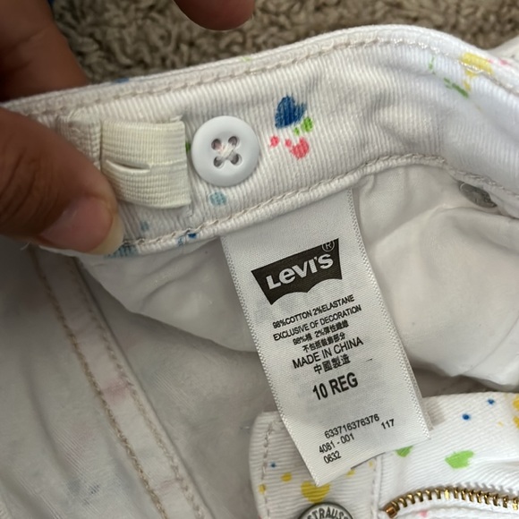 Levi’s Shorts - Picture 6 of 6